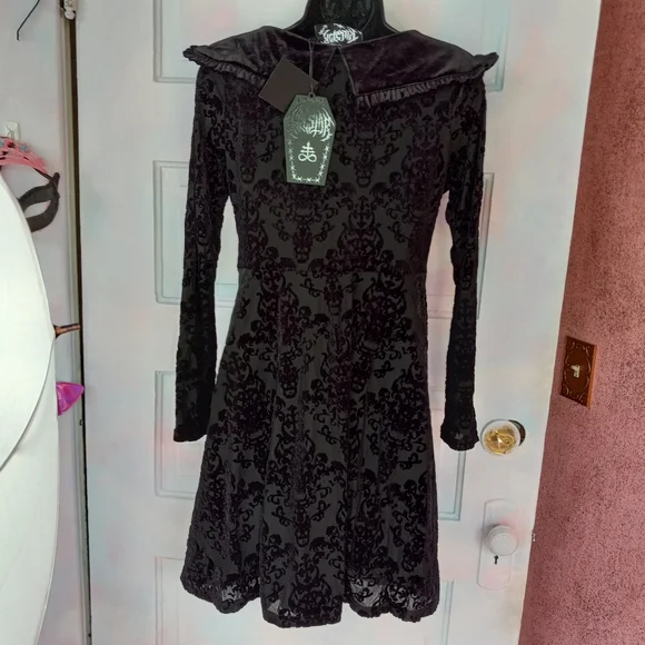 SOLD! Killstar velvet soft Lydia Deets inspired dress w/Victorian skull design - Picture 6 of 13